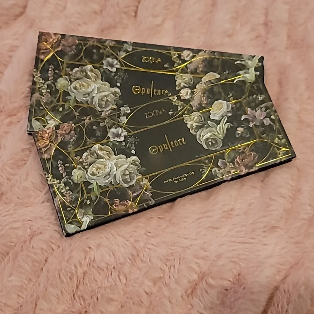 Opulence Eye Shadow Pallet - Picture 2 of 2